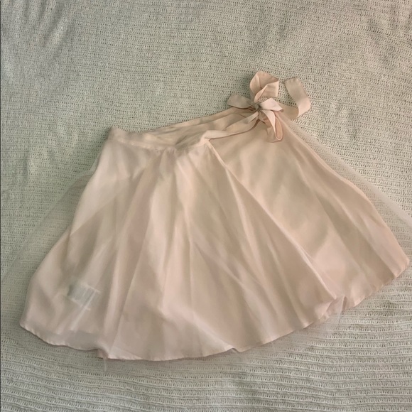 BCBG Maxazria blush tulle wrap around mini skirt - Picture 2 of 7